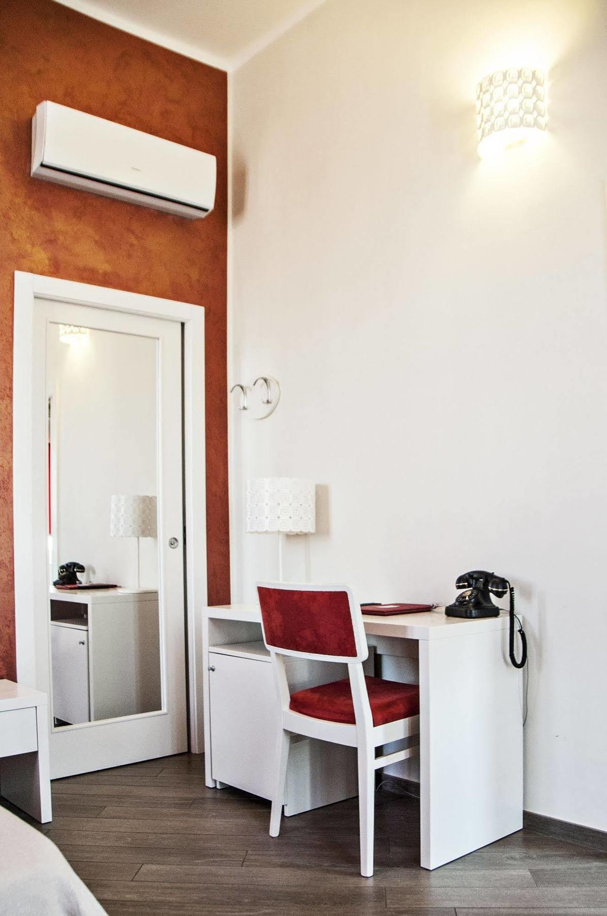 Ghala Bed & Breakfast 2*